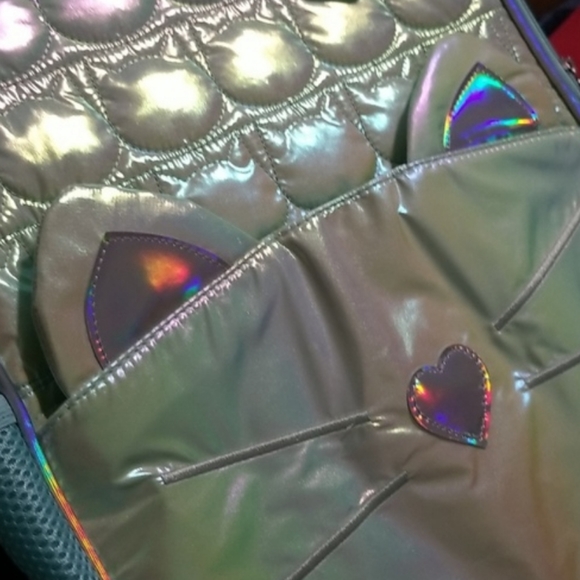 NEW! Accessory Innovations Nordstrom Iridescent kitty quilted backpack NWT - Picture 8 of 9